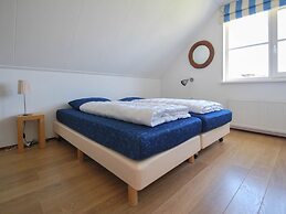 Thatched Villa With Bath in a Holiday Park