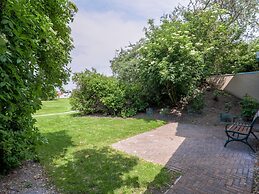 Thatched Villa With Bath in a Holiday Park