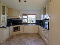 Thatched Villa With Bath in a Holiday Park