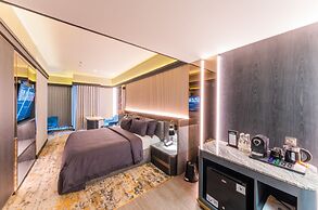 The All-Suite Pentacity Hotel Balikpapan