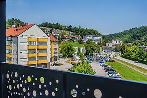 Modern Apartment With Balcony And Garage