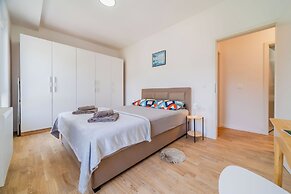 Modern Apartment With Balcony And Garage