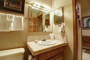 Sb102 Snowbridge 2br 2ba 3 Bedroom Condo by RedAwning