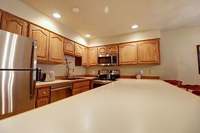 Sb102 Snowbridge 2br 2ba 3 Bedroom Condo by RedAwning