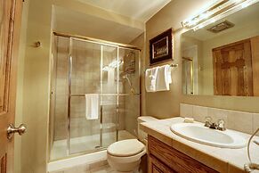 Sb102 Snowbridge 2br 2ba 3 Bedroom Condo by RedAwning