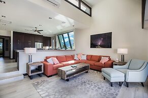 Puu Poa 407 2 Bedroom Condo by RedAwning