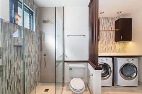 Puu Poa 407 2 Bedroom Condo by RedAwning