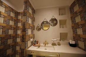 Riad Oum H&N Exclusive