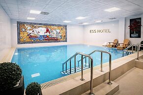 Ess Hotel