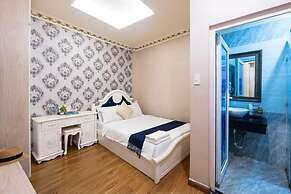 Crowne Bui Vien Hotel