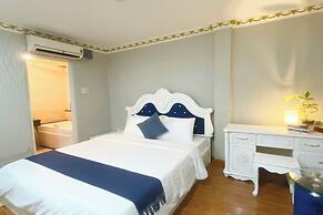 Crowne Bui Vien Hotel