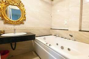 Crowne Bui Vien Hotel