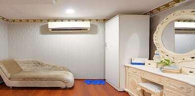 Crowne Bui Vien Hotel