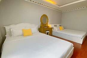 Crowne Bui Vien Hotel