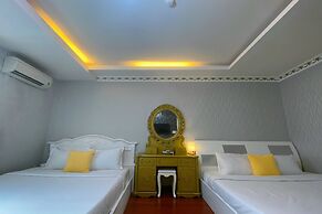 Crowne Bui Vien Hotel