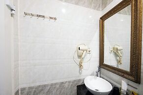 Crowne Bui Vien Hotel