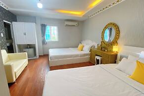 Crowne Bui Vien Hotel