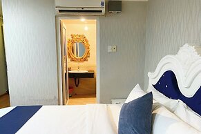 Crowne Bui Vien Hotel