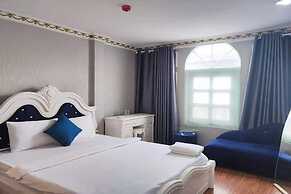 Crowne Bui Vien Hotel