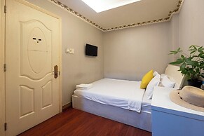 Crowne Bui Vien Hotel