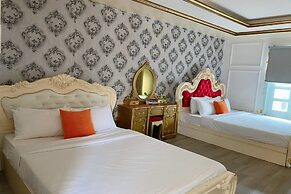 Crowne Bui Vien Hotel