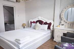 Crowne Bui Vien Hotel