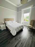 Burnock Lodge - Donnini Apartments