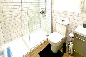 Brand New- Beach Breeze - Family Friendly-internet