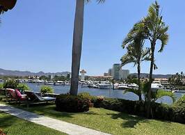 Marina-access Apartment in Peaceful Ixtapa