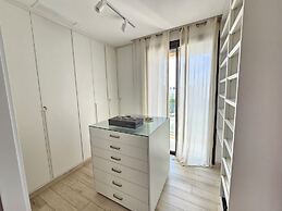 Stylish Luxe House with Garden Marsa