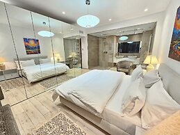 Stylish Luxe House with Garden Marsa