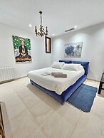 Stylish Luxe House with Garden Marsa