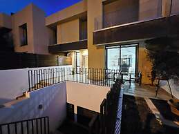 Stylish Luxe House with Garden Marsa