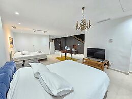 Stylish Luxe House with Garden Marsa