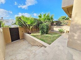 Stylish Luxe House with Garden Marsa