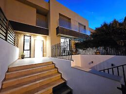 Stylish Luxe House with Garden Marsa