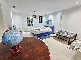 Stylish Luxe House with Garden Marsa