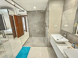 Stylish Luxe House with Garden Marsa