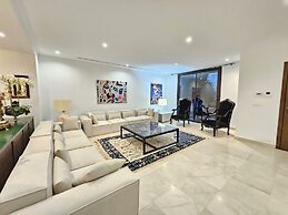 Stylish Luxe House with Garden Marsa