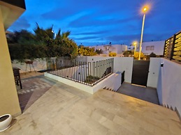 Stylish Luxe House with Garden Marsa