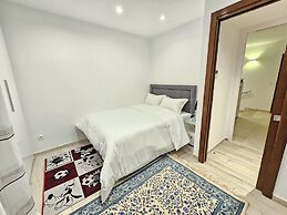 Stylish Luxe House with Garden Marsa