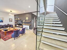 Stylish Luxe House with Garden Marsa