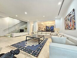 Stylish Luxe House with Garden Marsa
