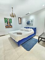 Stylish Luxe House with Garden Marsa