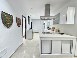 Stylish Luxe House with Garden Marsa