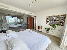 Stylish Luxe House with Garden Marsa