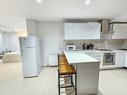 Stylish Luxe House with Garden Marsa