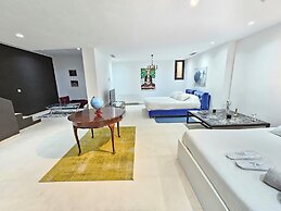 Stylish Luxe House with Garden Marsa