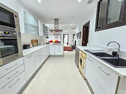 Stylish Luxe House with Garden Marsa