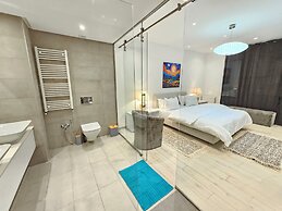Stylish Luxe House with Garden Marsa